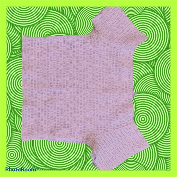 CropTop - Picture 1 of 2